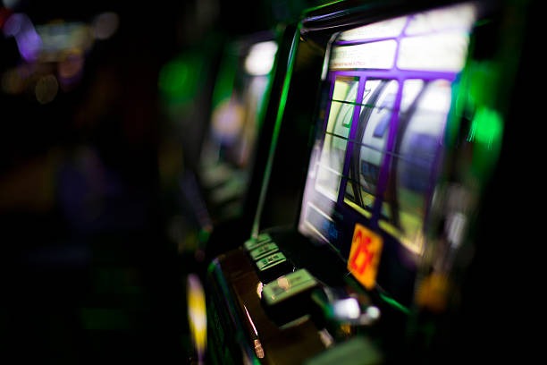 r88slot mobile app interface showing live-dealer tables and sportsbook markets